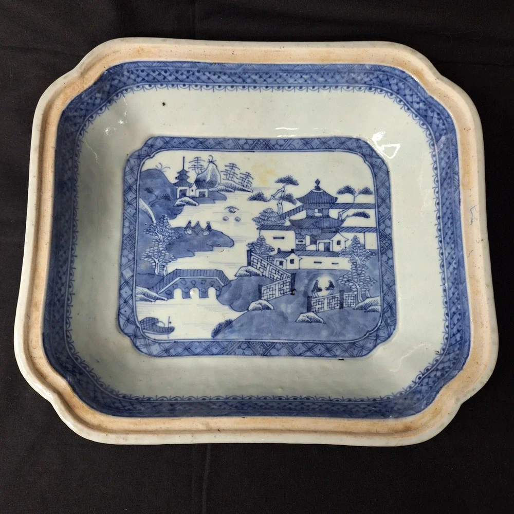 Antique 19th Century Chinese Export‎ Nanking Porcelain Vegetable Dish Scalloped